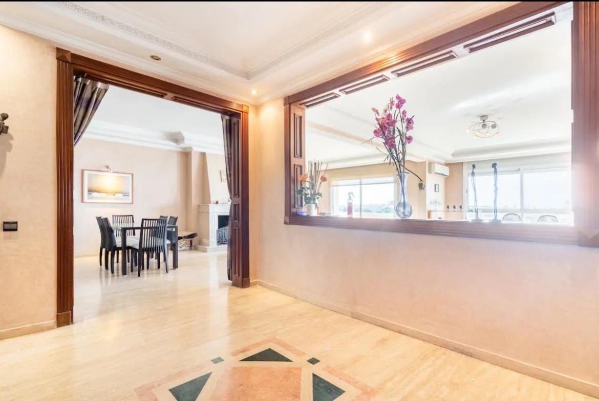 Elite De Luxe * Casablanca